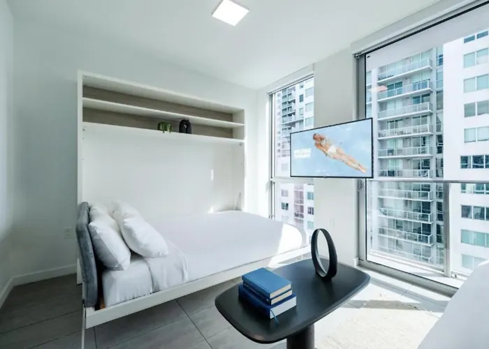 Spacious Studio In The Heart Of Downtown Miami